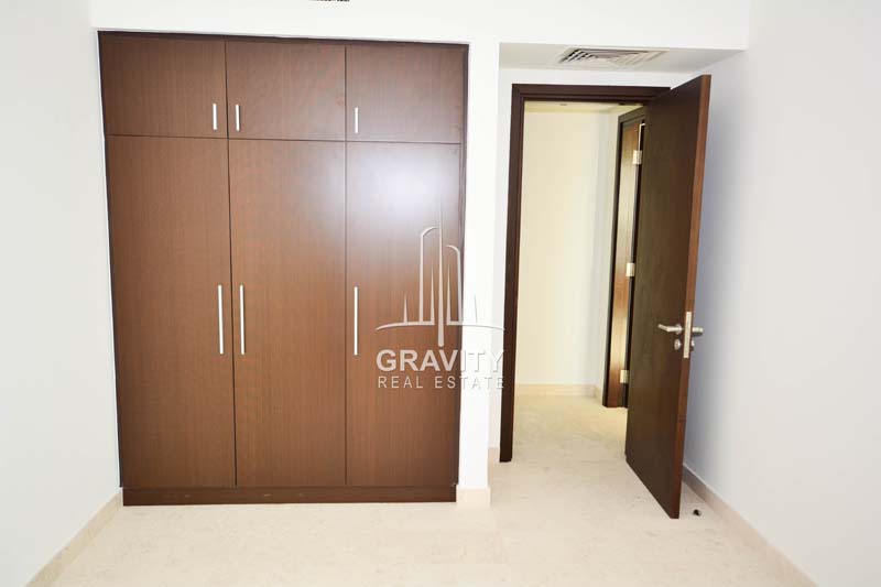 Built-in-wardrobe-in-apartment-for-sale-in-marina-heights