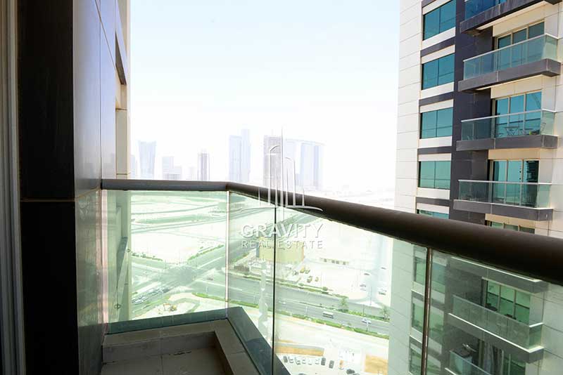 Balcony-in-al-maha-towers-having-community-view