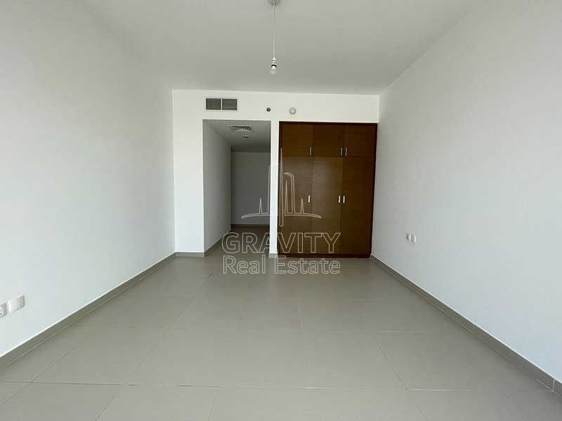 Bedroom-with-built-in-wooden-wardrobes-and-space-for-entrance-in-gate-tower-1-apartment-for-sale