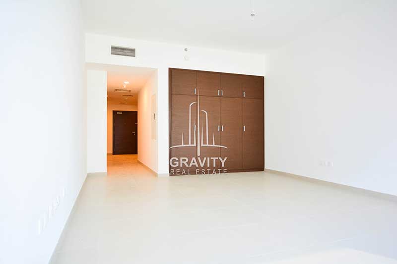 Built-in-wardrobe-in-studio-apartment-for-sale-in-the-gate-tower