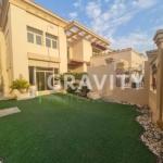 Front-lawn-in-Golf-Gardens-in-5-bedroom-Villa-for-sale