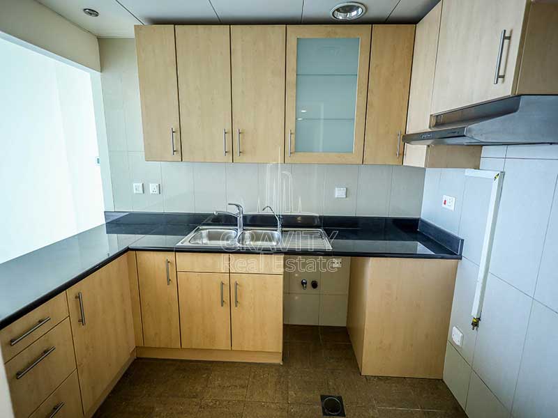 Open-kitchen-in-Sun-Tower-Apartment-for-sale