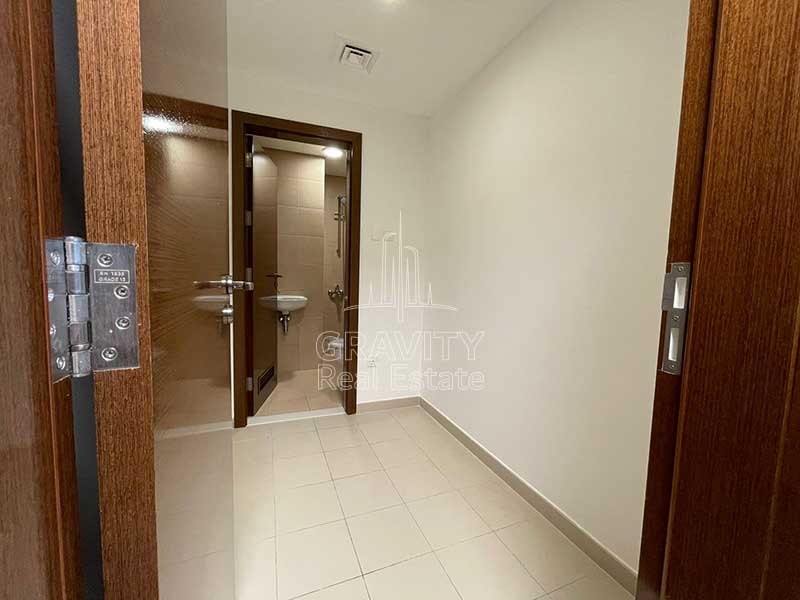 Maid-room-with-attached-toilet-in-2-bedroom-aparmtment-for-sale-in-abu-dhabi