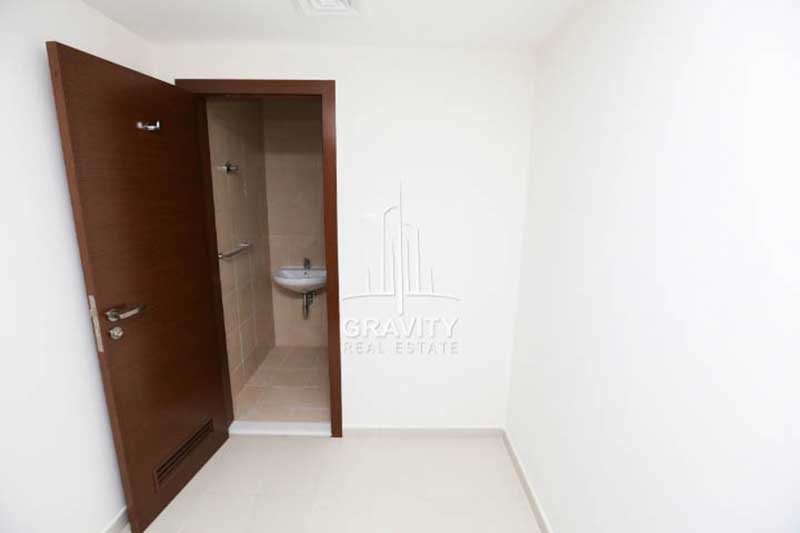 Maids-room-with-attached-toilet-in-3-bedroom-apartment-in-gate-tower-abu-dhabi