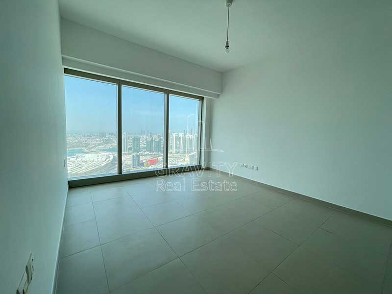 Master-bedroom-with-massive-community-view-in-gate-tower-1-abu-dhabi