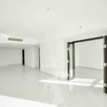 Spacious-living-room-in-MAG-5-1-bedroom-apartment-available-for-sale-with-multiple-entrance