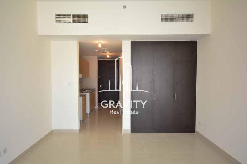 spacious-living-room-sigma-tower-reem-island-studio-apartment