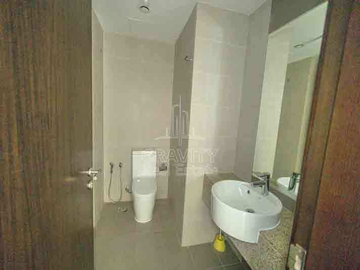 Toilet-in-1-bedroom-apartment-in-sigma-tower-1