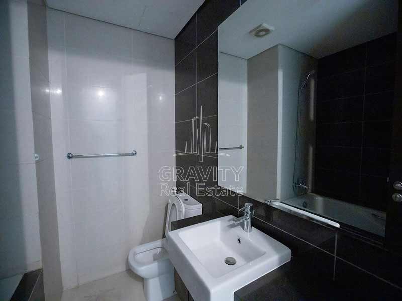 master-bathroom-in-2-bedroom-apartment-in-al-reem-island-marina-square-al-maha-tower