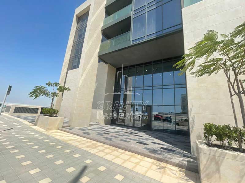 soho-square-saadiyat-bulding-from-out-side-view-and-entrance