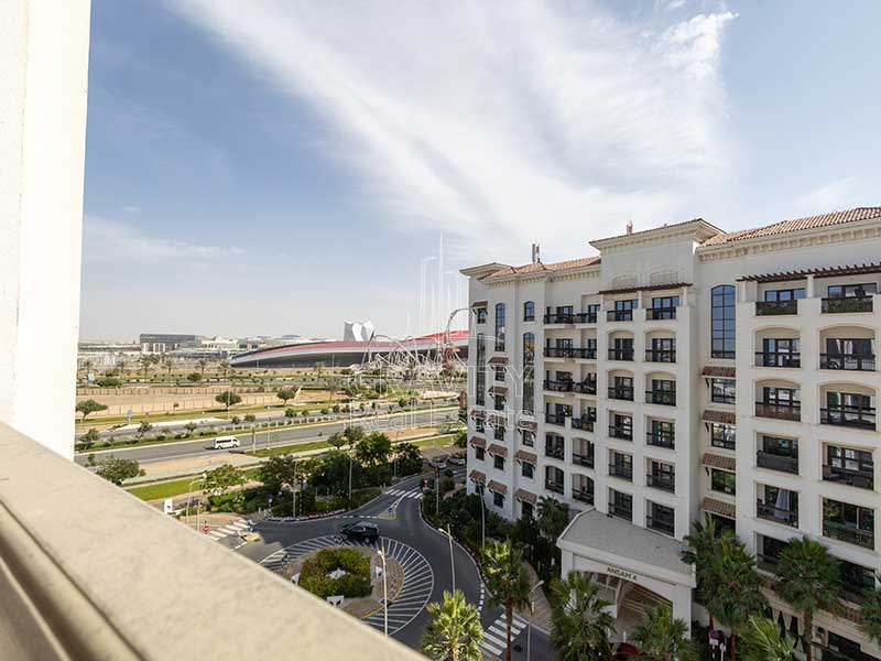 spacious-balcony-with-street-and-and-ferrari-world-view-yas-island-ansam