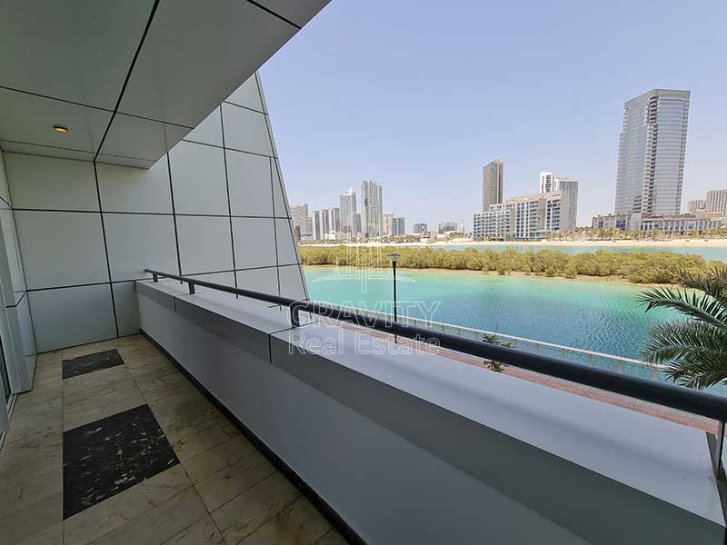 balcony-with-stunning-view-in-2-bedroom-townhouse-hydra-avenue-reem-island