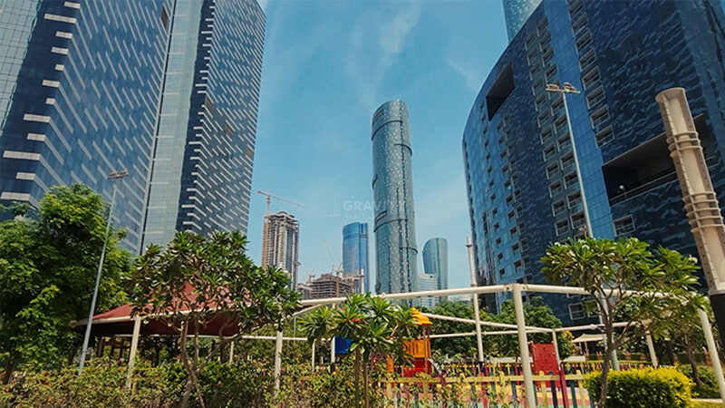 garden-and-playground-between-arc-tower-and-gate-towers