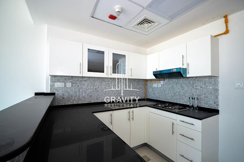 Modern-looking-open-kitchen-in-reem-island- in-2-bedroom-marina-bay-by-damac