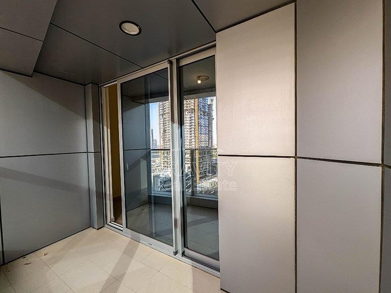 amazing-balcony-in-a-3-bedroom-apartment- in-marina-bay-reem-island