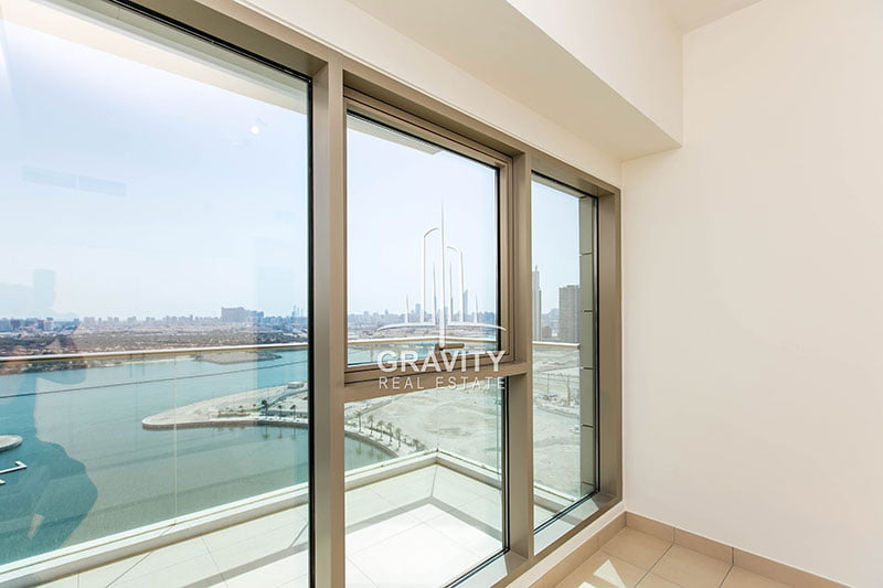 ceiling-to-floor-windows-with-amazing-view-of-the-sea-in-wave-tower-reem-island-3-bedroom-apartment