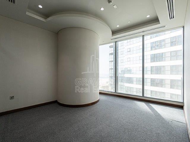 empty-office-with-pillar-with-the-window-office-in-addax-tower