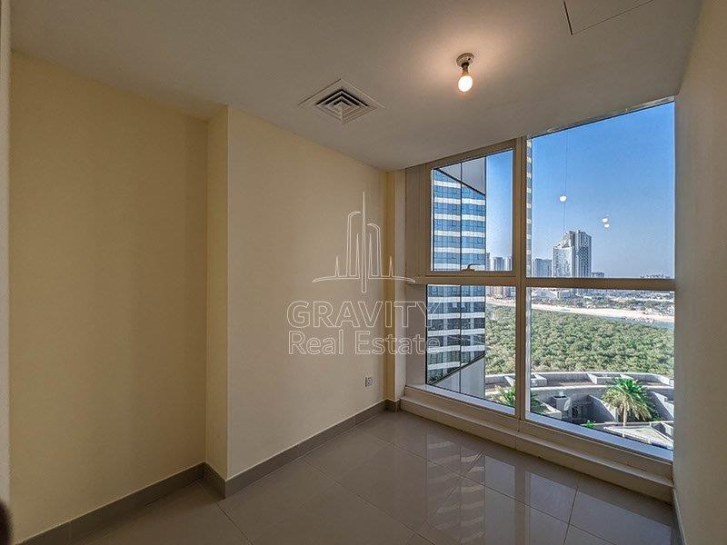 maids-room-in-a-3-bedroom-apartment- in-marina-bay-reem-island