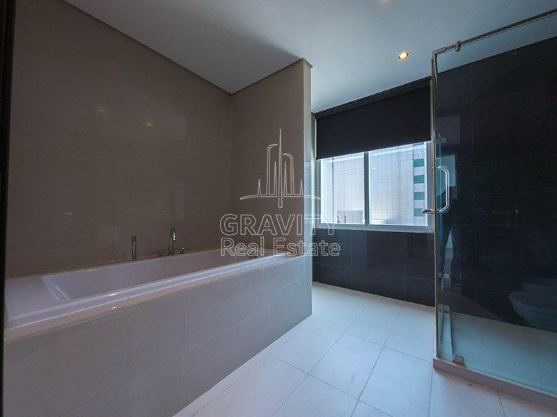 bathroom-with-bath-tub-mag-5-reem-island