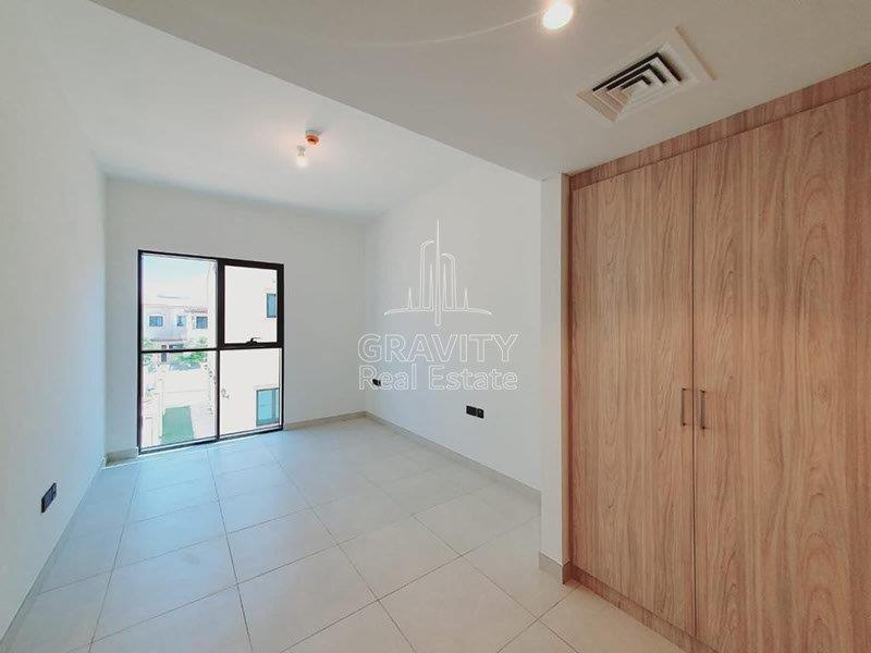 bedroom-with-built-in-wardrobes--ina-a-2-bedroom-townhouse-in-bloom-garden-abu-dhabi-for-rent