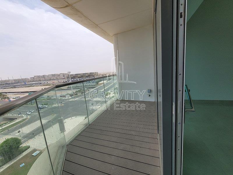 big-balcony-area-al-hadeel-raha-beach