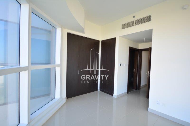 big-room-with-attached-bathroom-in-2br-apartment-in-marina-bay-2-reem-island