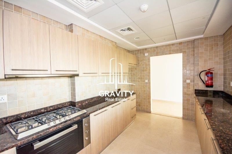 clean-looking-kitchen-ansam-yas-island