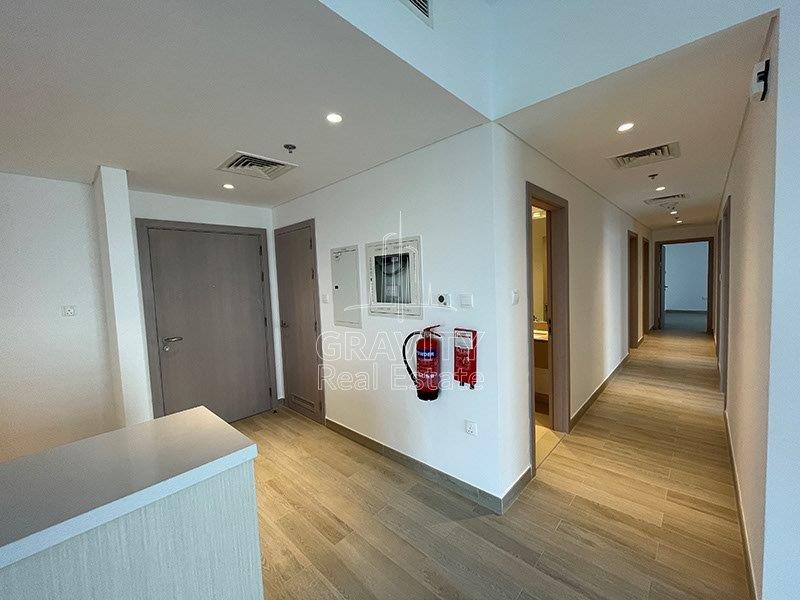 hallway-in-waters-edge-yas-island-abu-dhabi-apartment-for-rent