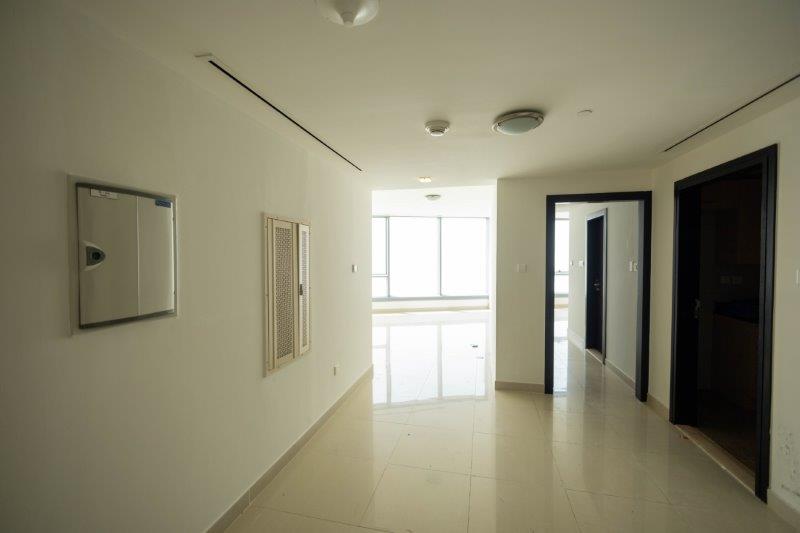 hallway-of-1-bedroom-apartment-in-sky-tower-al-reem