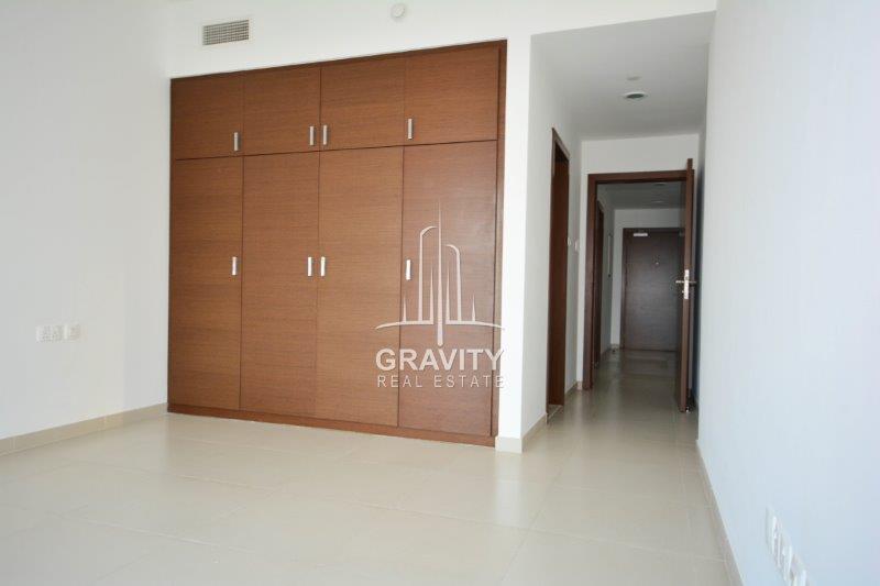 master-bedroom-with-large-built-in-wardrobes-in-1-bedroom-apartment-in-the-gate-tower-2