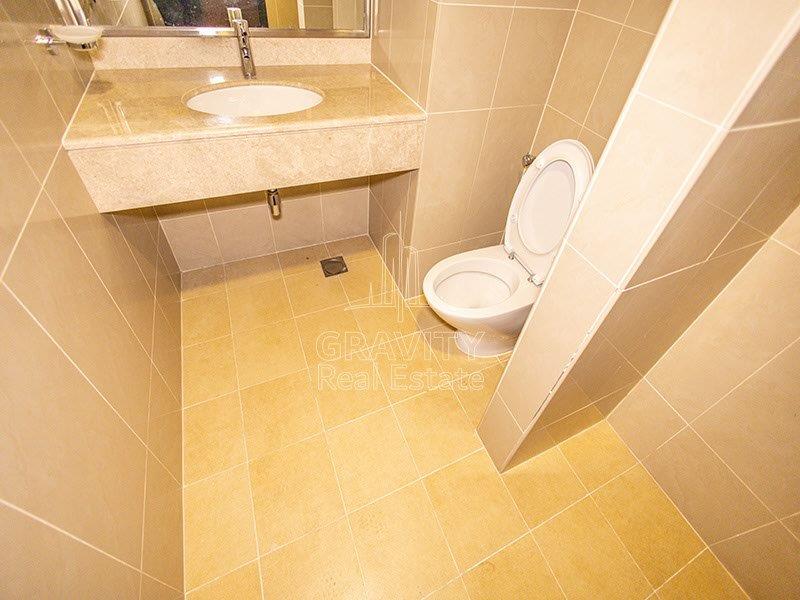 neat-and-well-maintained-toilet-on-a-1-bedroom-apartment-in-sky-tower-al-reem-island-for-rent