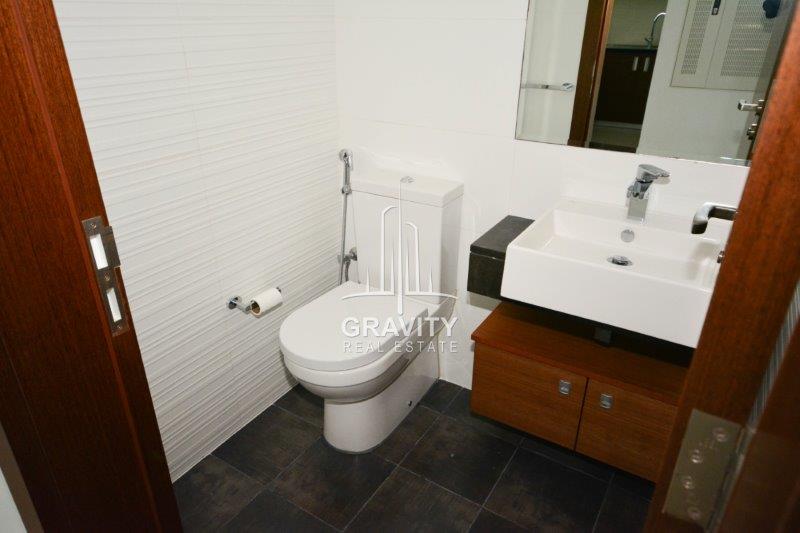 powder-room-of-1-bedroom-apartment-in-the-gate-tower-2