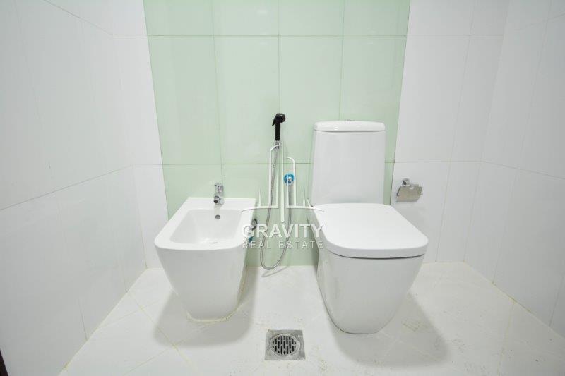 powder-room-with-toilet-and-bidet-in-2-bedroom-apartment-in-hydra-tower-c5