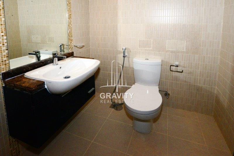 sleek-and-clean-toilet-in-a-2-BR-apartment-for-rent-in-mangrove-place-al-reem-island