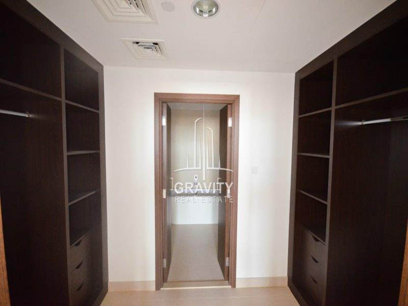 walkin-closet-with-washroom-in-al-zeina-abu-dhabi