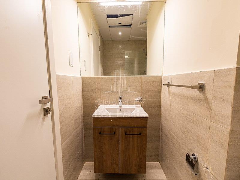 washroom-sink-oasis-residences