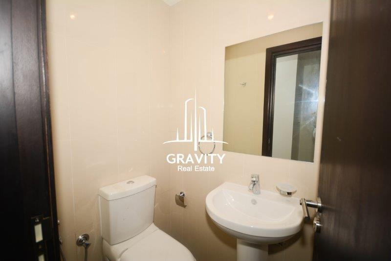 well-maintained-toilet-in-a-3br-apartment-in-horizon-towers-for-rent