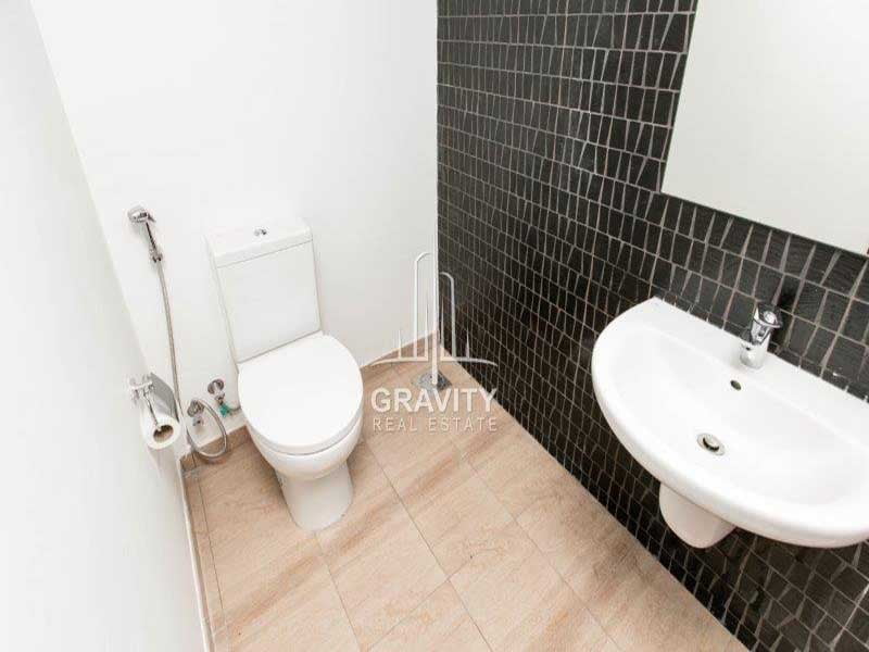 bathroom-of-a-1-bedroom-apartment-in-al-ghadeer-2-for-sale