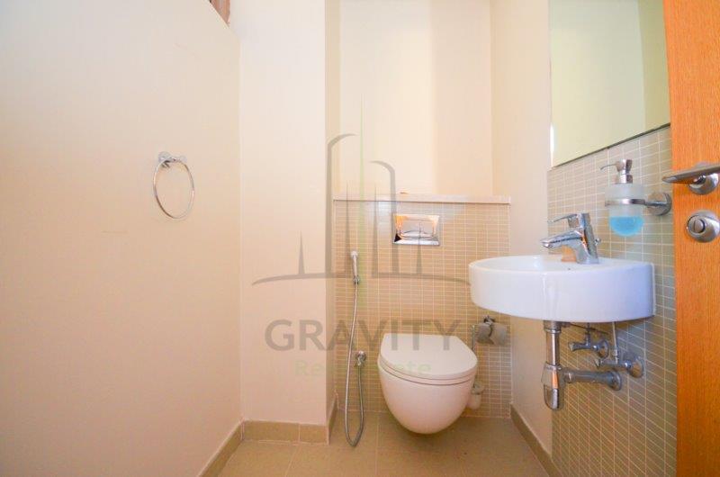 bath-of-a-3-bedroom-townhouse-in-al-mariah-community-raha-gardens-for-rent