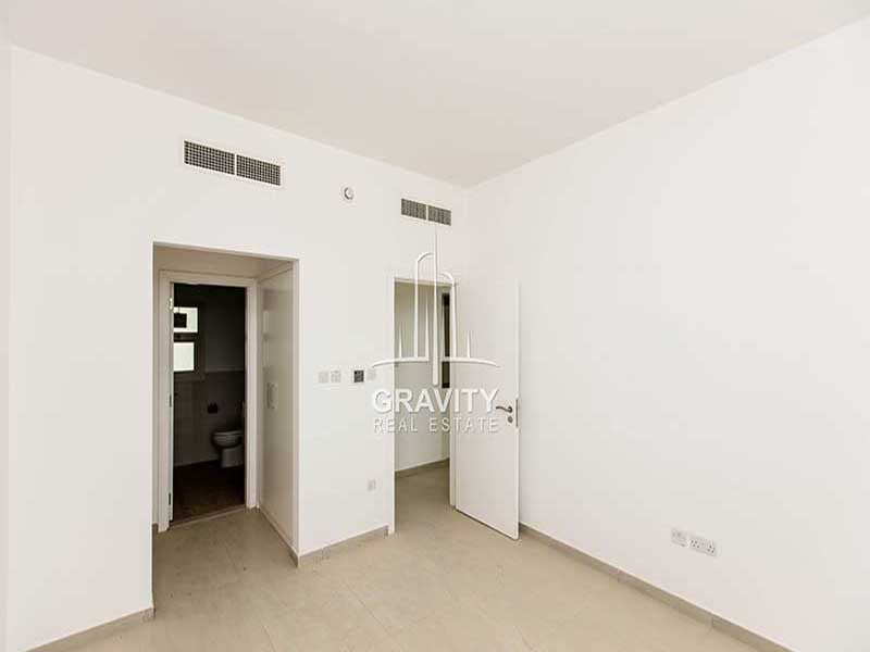 al-ghadeer-abu-dhabi-property-bed-room-view-from-front-with-central-ac-and-toliet