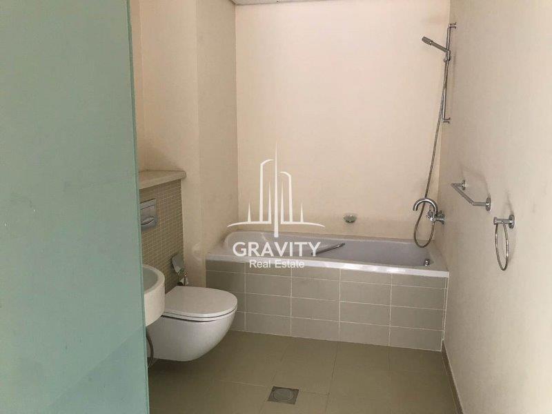 amazing-bathroom-of-a-3-bedroom-townhouse-in-sidra-community-raha-gardens-for-sale