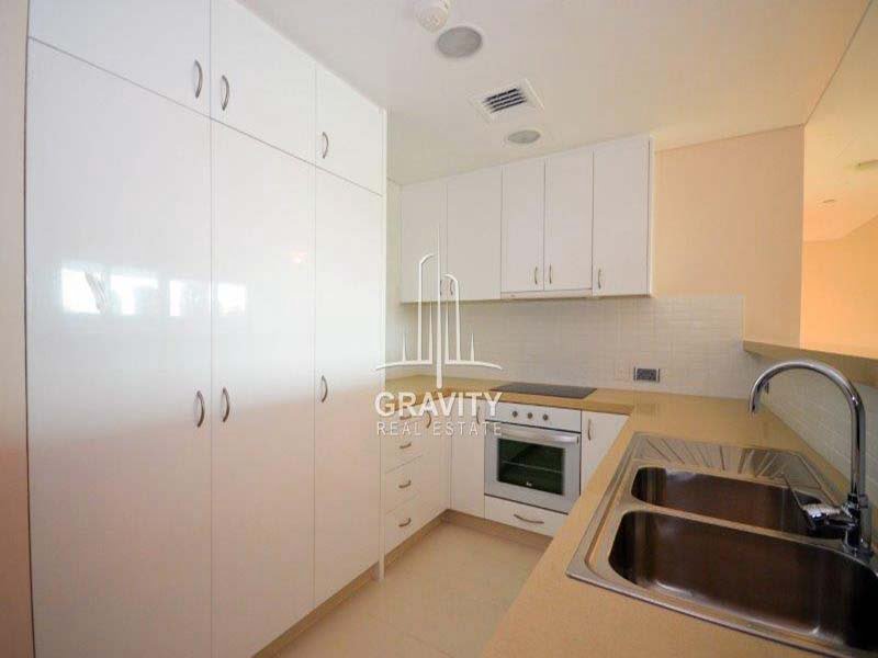 amazing-kitchen-of-a-2-bedroom-apartment-in-al-nada-raha-beach-for-sale