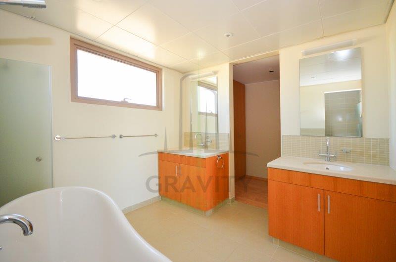 bath-of-a-3-bedroom-townhouse-in-al-mariah-community-raha-gardens-for-rent