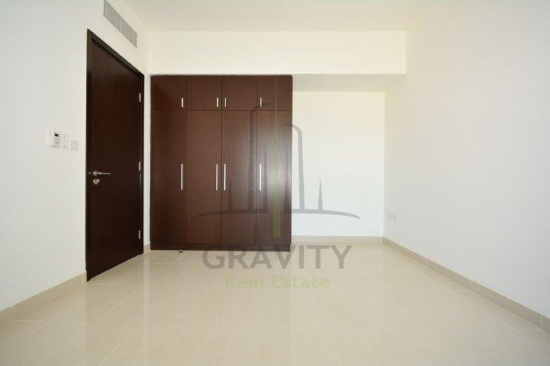 entrance-of-the-bedroom-and-the-built-in-wardrobes-burooj-views-tower