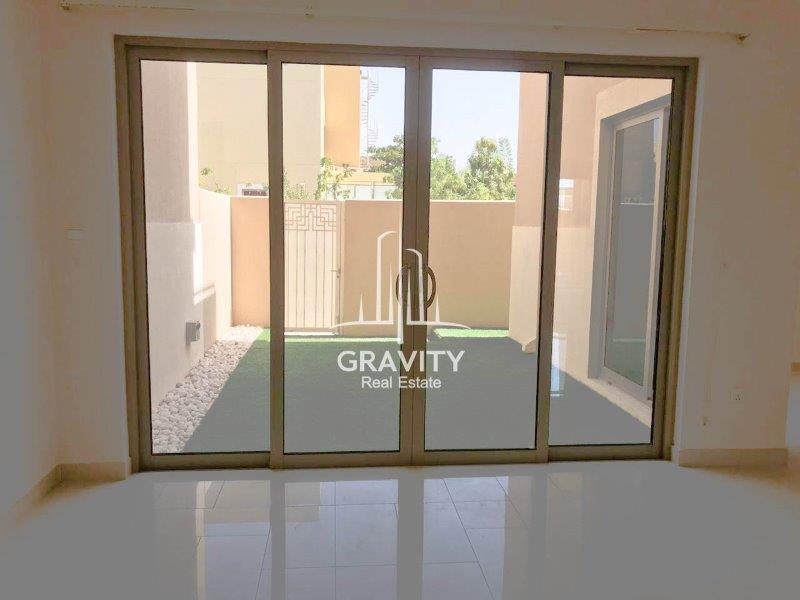 living-room-of-a-3-bedroom-townhouse-in-sidra-community-raha-gardens-for-sale