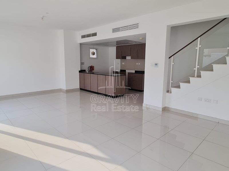 spacious-living-area-of-a-3-bedroom-villa-in-al-reef-2-manazel-for-rent