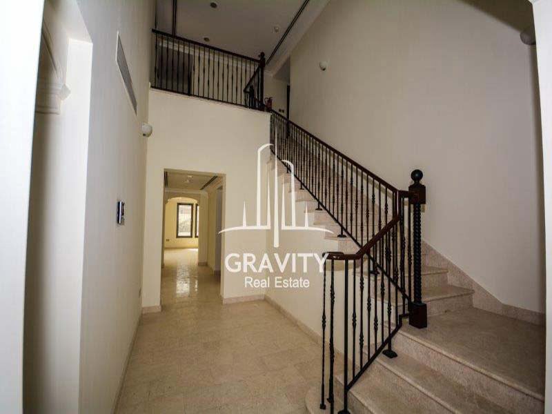 staircase-to-2nd-floor-of-a-4-bedroom-unit-in-saadiyat-beach-villas-for-sale