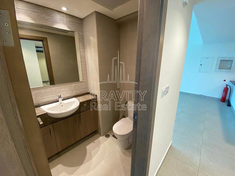 toilet-of-a-2-bedroom-apartment-in-park-view-saadiyat-for-rent