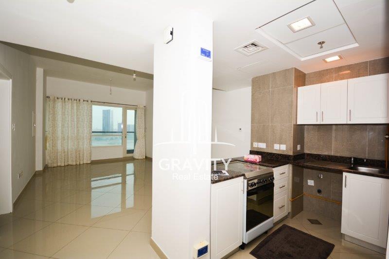 well-kept0open-kithcen-area-and-spacious-living-hall-area-oceanscape-tower