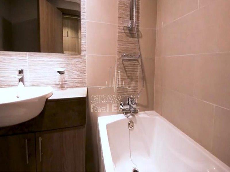 well-maintained-bathroom-of-a-studio-apartment-in-saadiyat-park-view-for-sale